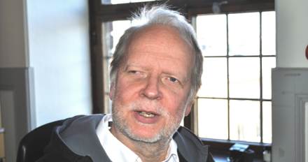 Kaj Nordquist har gråvitt hår och skägg